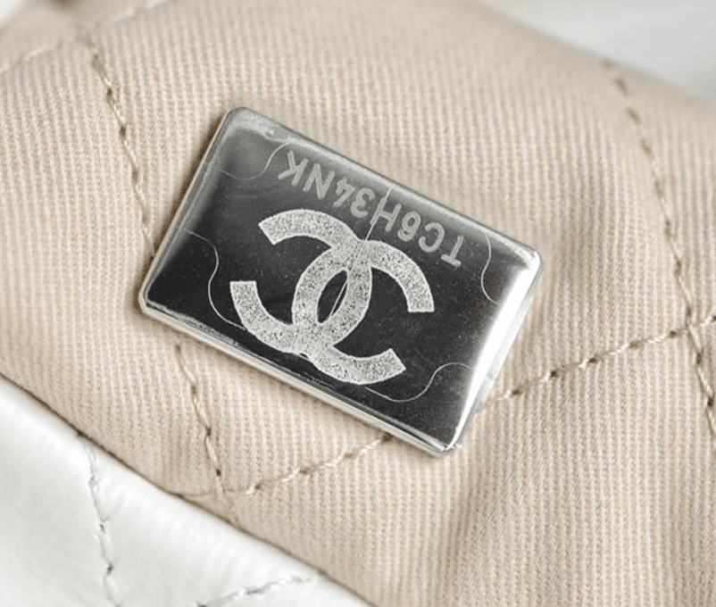 Chanel 22 Handbag White 42Cm/16.4in As3261 With Silver view 4