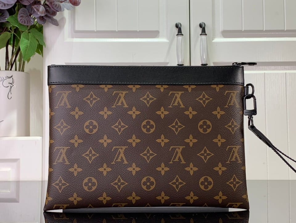 Louis Vuitton To Go Pochette Monogram Brown 30Cm For Men view 4