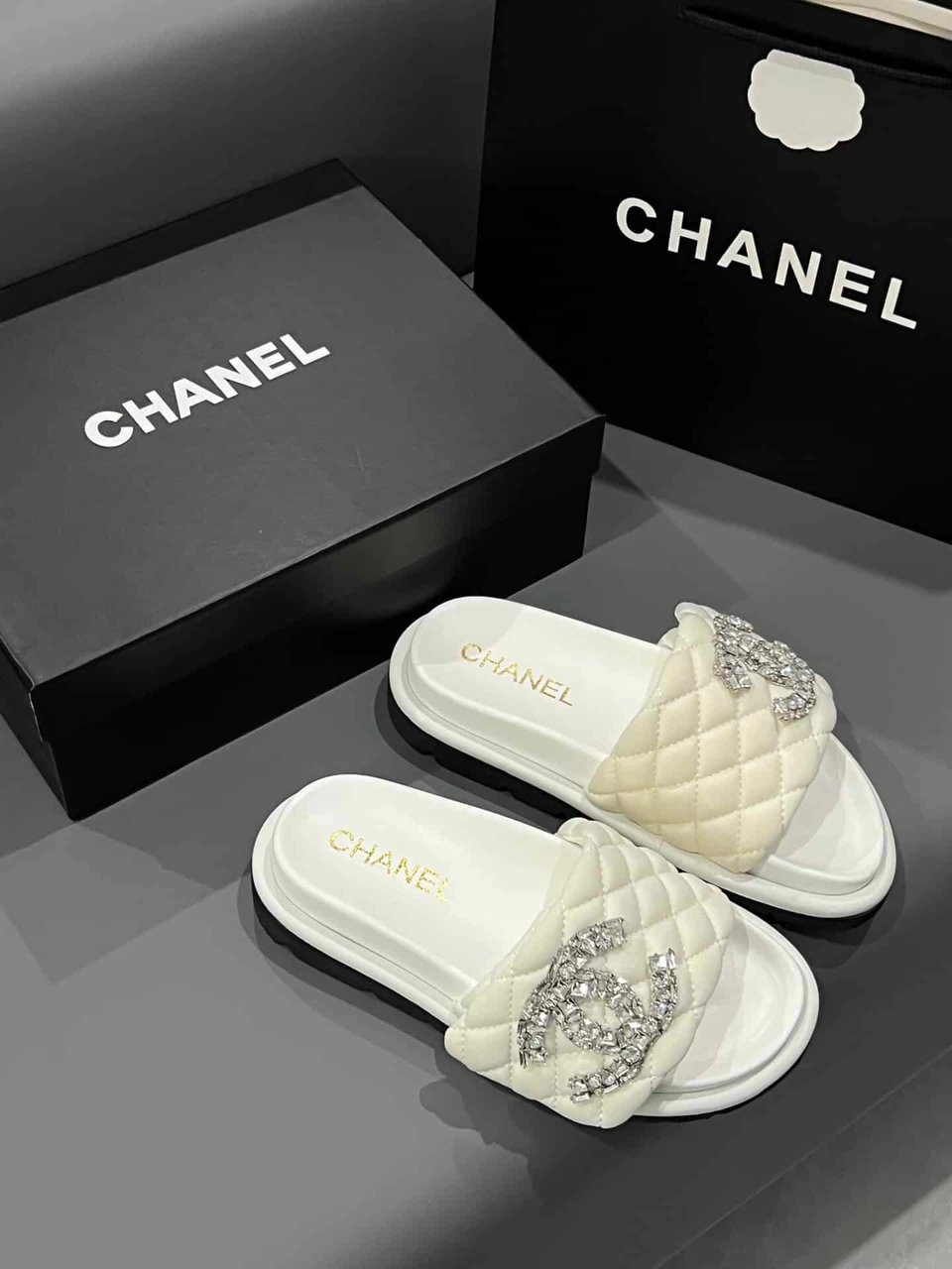 Chanel Cc Slippers Studded White view 9