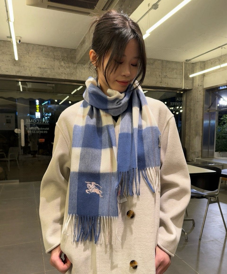 Burberry Cashmere Scarf Geometric Blue For Women 180cm view 6