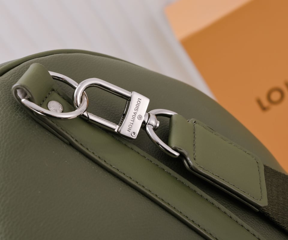 Louis Vuitton Keepall Bandouli Re 50 Khaki view 11