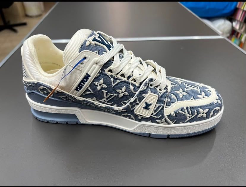 Louis Vuitton Trainer Sneakers Blue 1AKKJV view 5