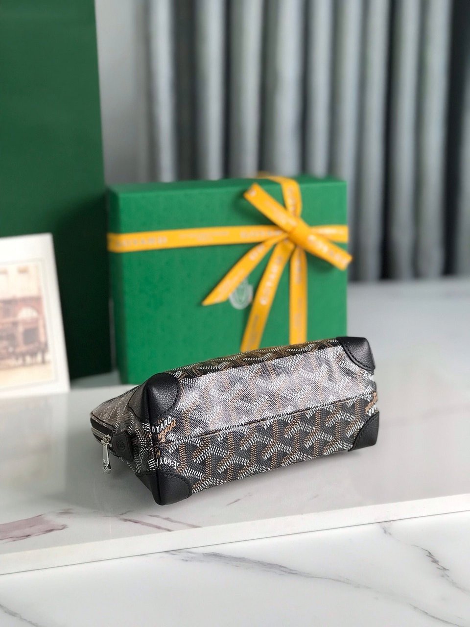 Goyard Vendôme Cosmetic Pouch 17 Cm Black Goyardine Canvas And Calfskin Trim view 8
