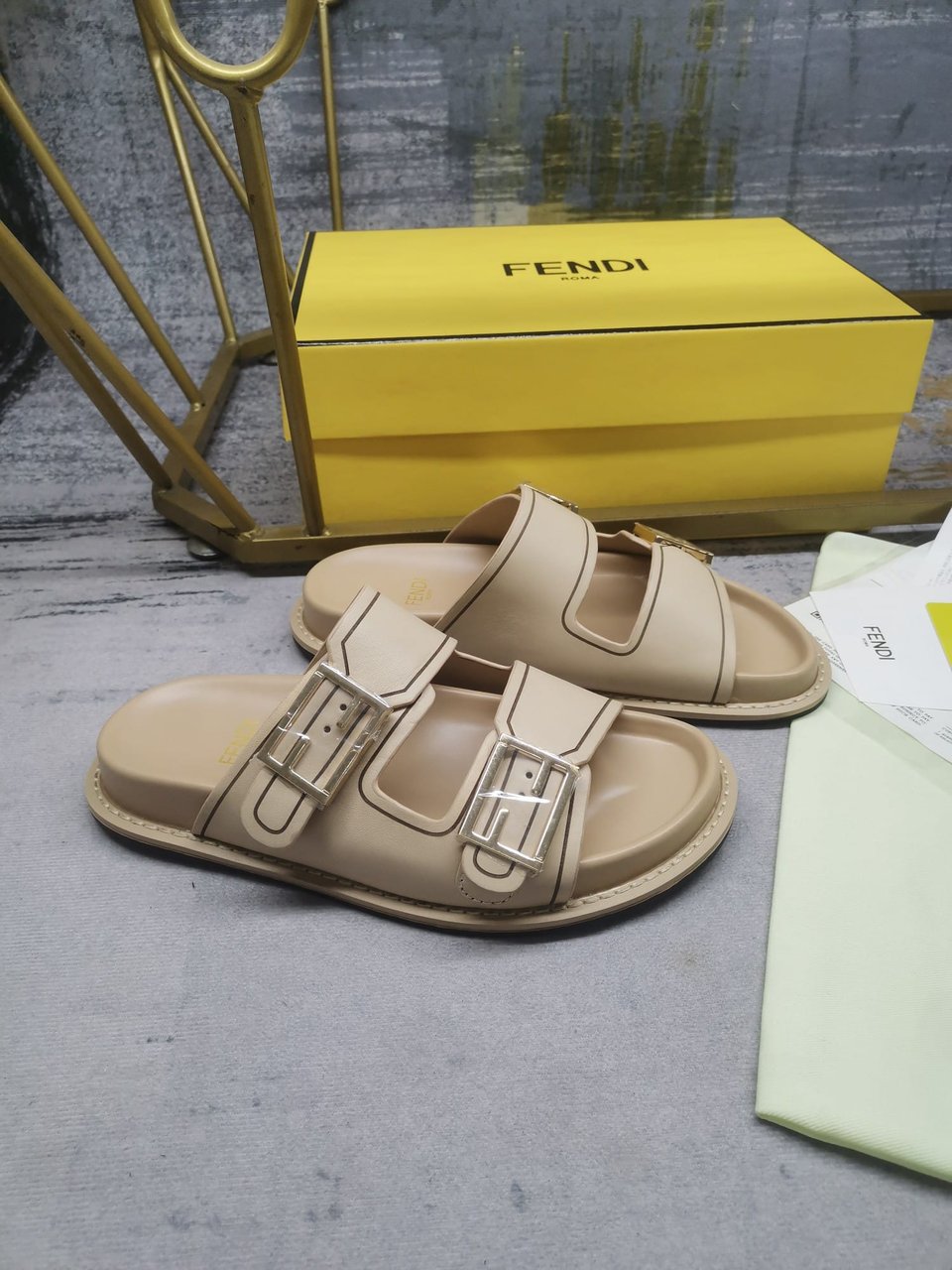 Fendi Feel Leather Slides Beige 8X8326Na7F1Kcu view 4
