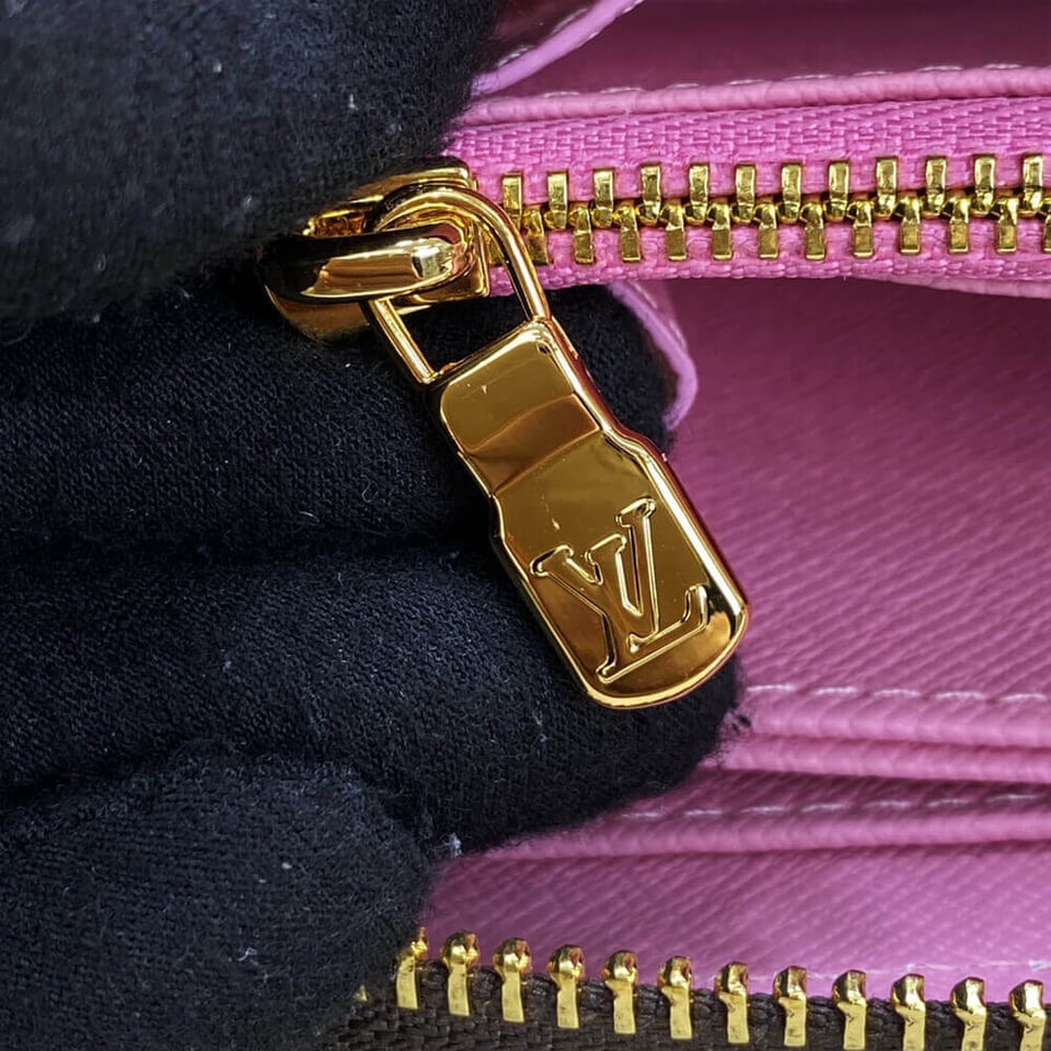 Louis Vuitton Christmas Animation 2022 Zippy Wallet Pink view 10