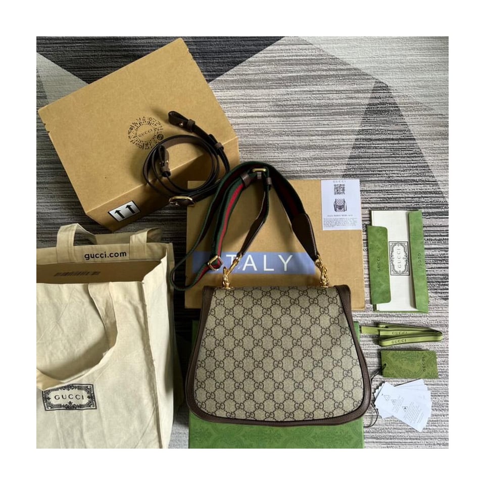 Gucci Blondie Medium Shoulder Bag With Round Interlocking G view 8