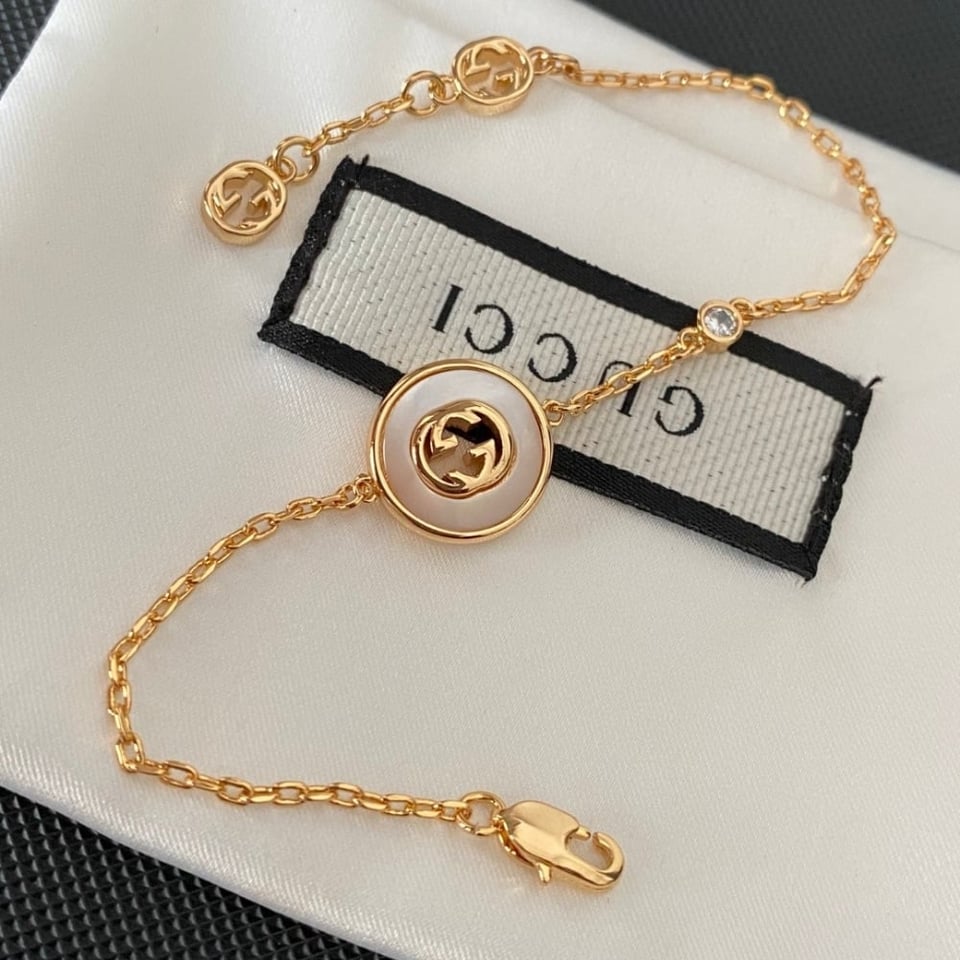 Gucci Interlocking Gg Bracelet Gold Tone 786749 J85I0 8070 view 5
