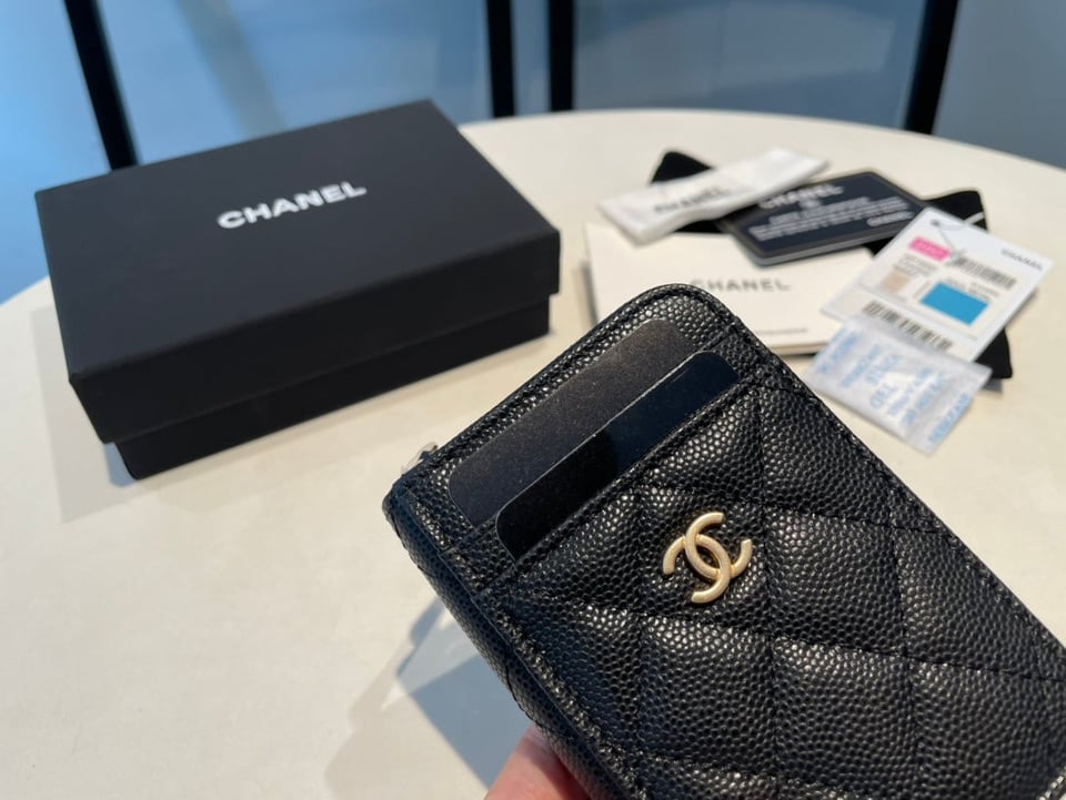 Chanel Zipped Coin Purse 11 Black Grained Calfskin view 7