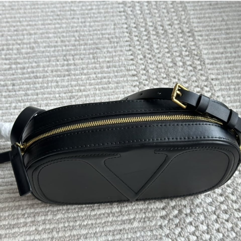 Valentino Vlogo Walk Calfskin Crossbody Bag Black 25Cm view 5