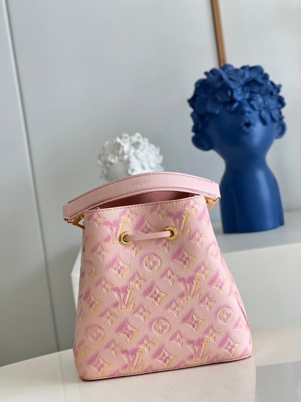 Louis Vuitton N Ono Bb 20Cm Pink view 8
