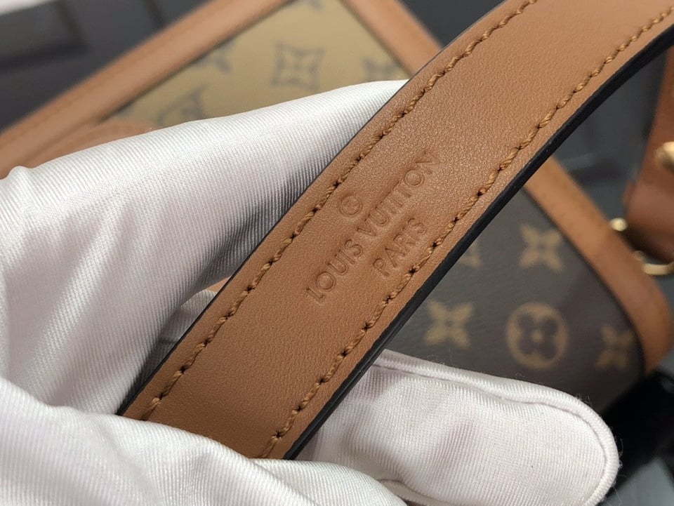 Louis Vuitton Dauphine Mm 25Cm view 9
