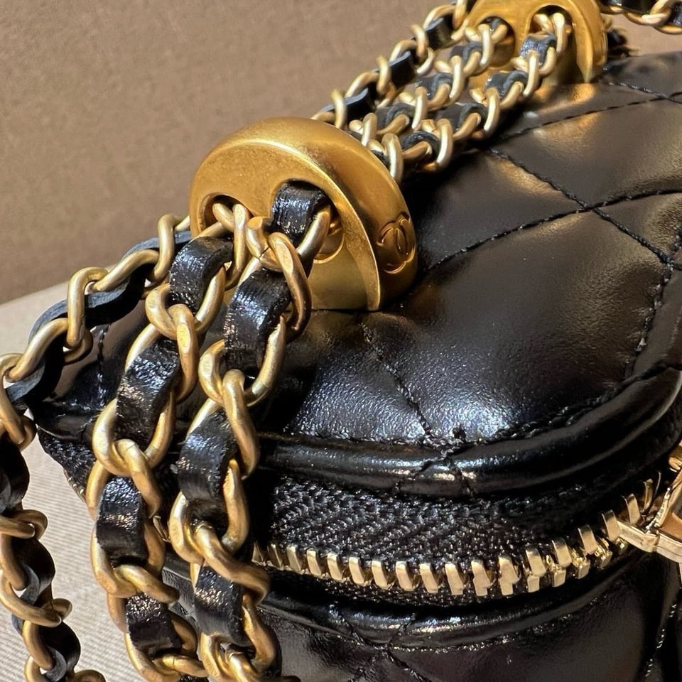 Chanel Small Vanity With Chain Black 12Cm/ 4.7in view 9