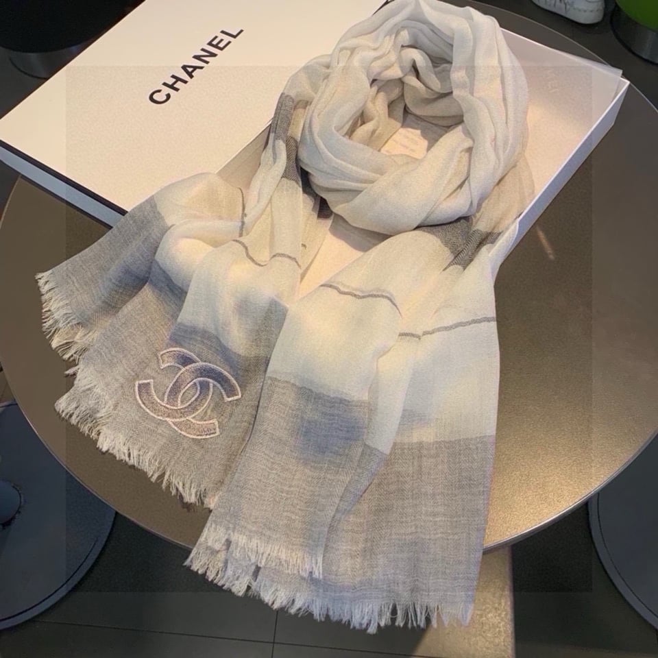 Chanel Silk Chain Pattern Shawl For Women 180cm view 2