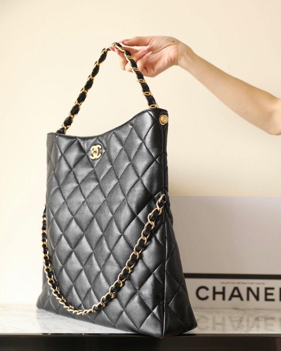 Chanel 24P Hobo Bag 36Cm Black Lambskin Gold Hardware view 10