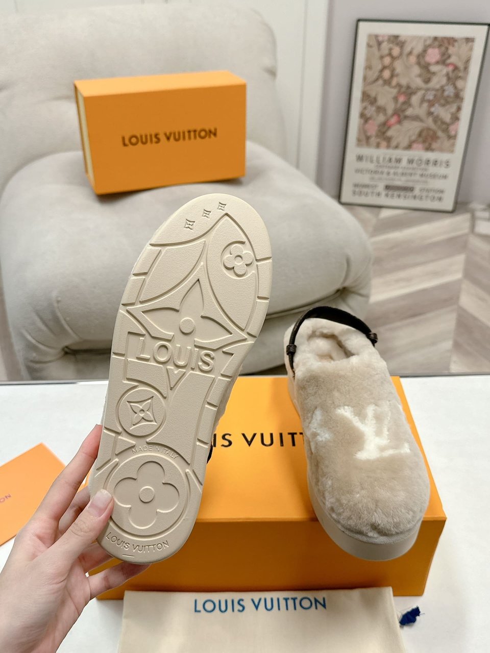 Louis Vuitton Aspen Comfort Clog Light Beige view 7