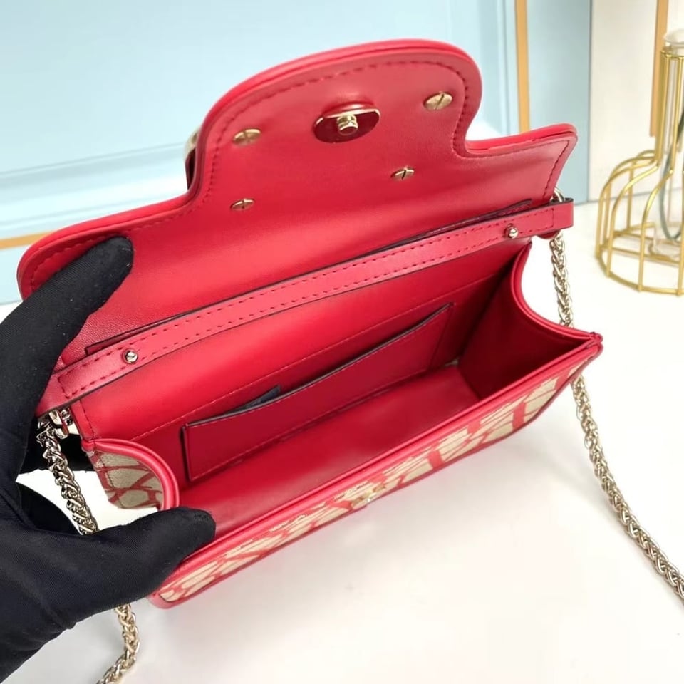 Valentino Garavani Locò Toile Iconographe Shoulder Bag Red 20Cm view 12