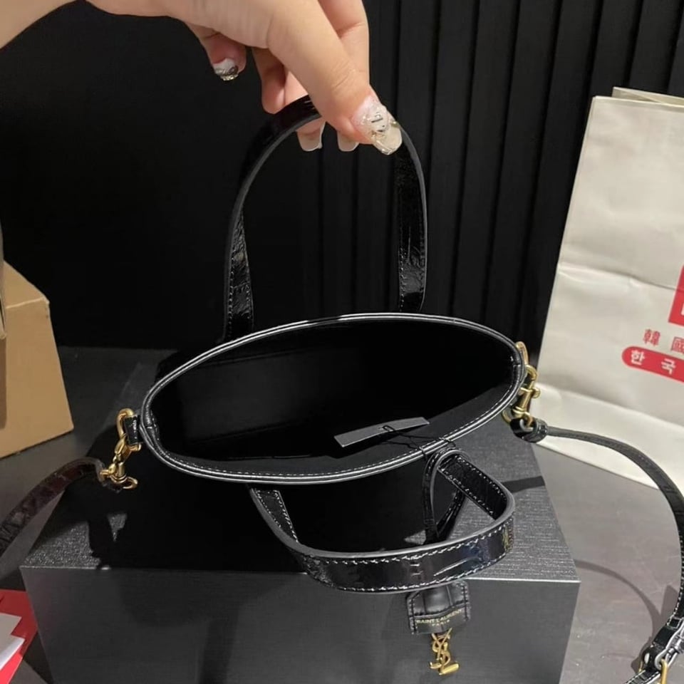 Saint Laurent Toy Shopping Tote Bag Crocodile Black 18Cm view 7
