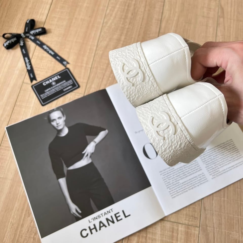 Chanel Women’S Sneakers Cc Trainers In White view 9