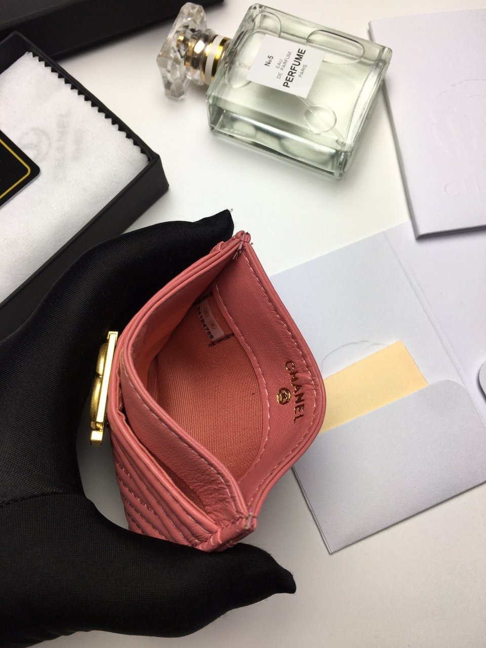 Chanel Line Card Holder 11.2 Coral Calfskin Gold Icon view 4