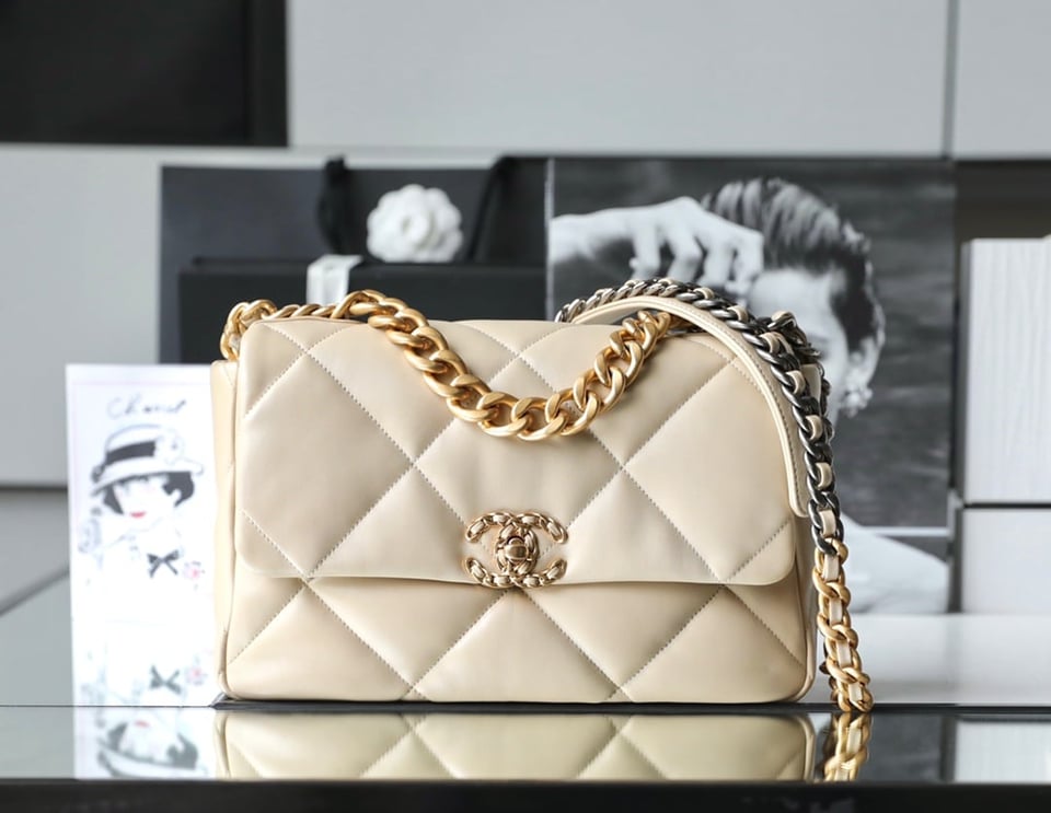 Chanel 19 Flap Bag Beige 30cm view 4