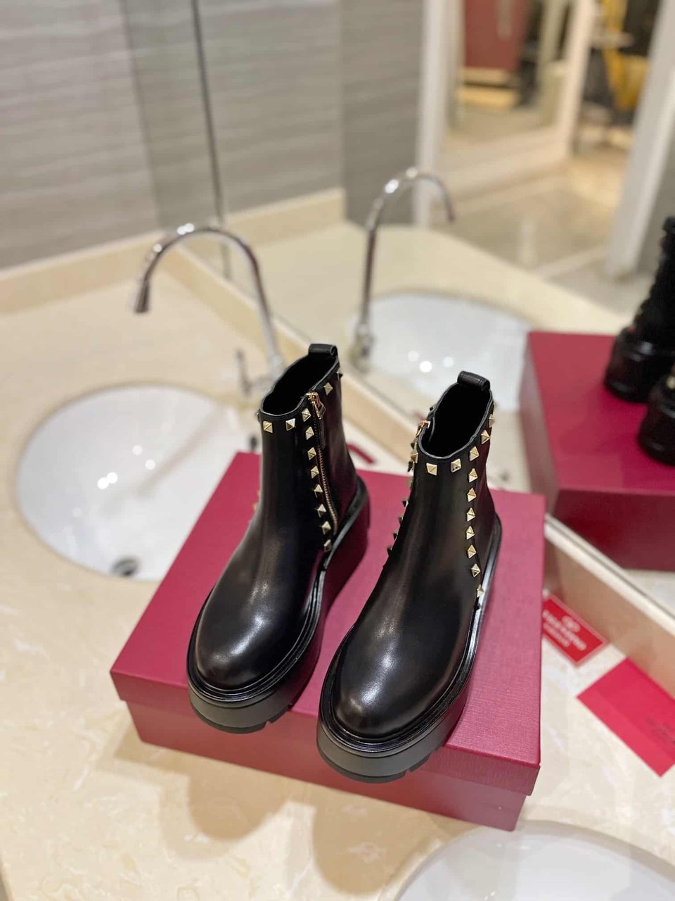 Valentino Garavani Uniqueform Calfskin Ankle Boot Black 1W2S0Cs0Mmd 0No view 9