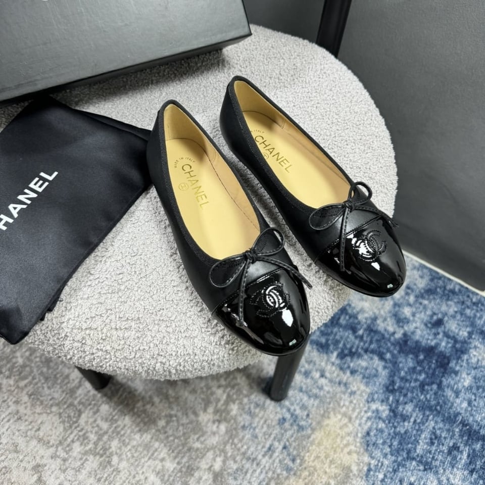 Chanel Ballerina Flat Shoes In Black view 5