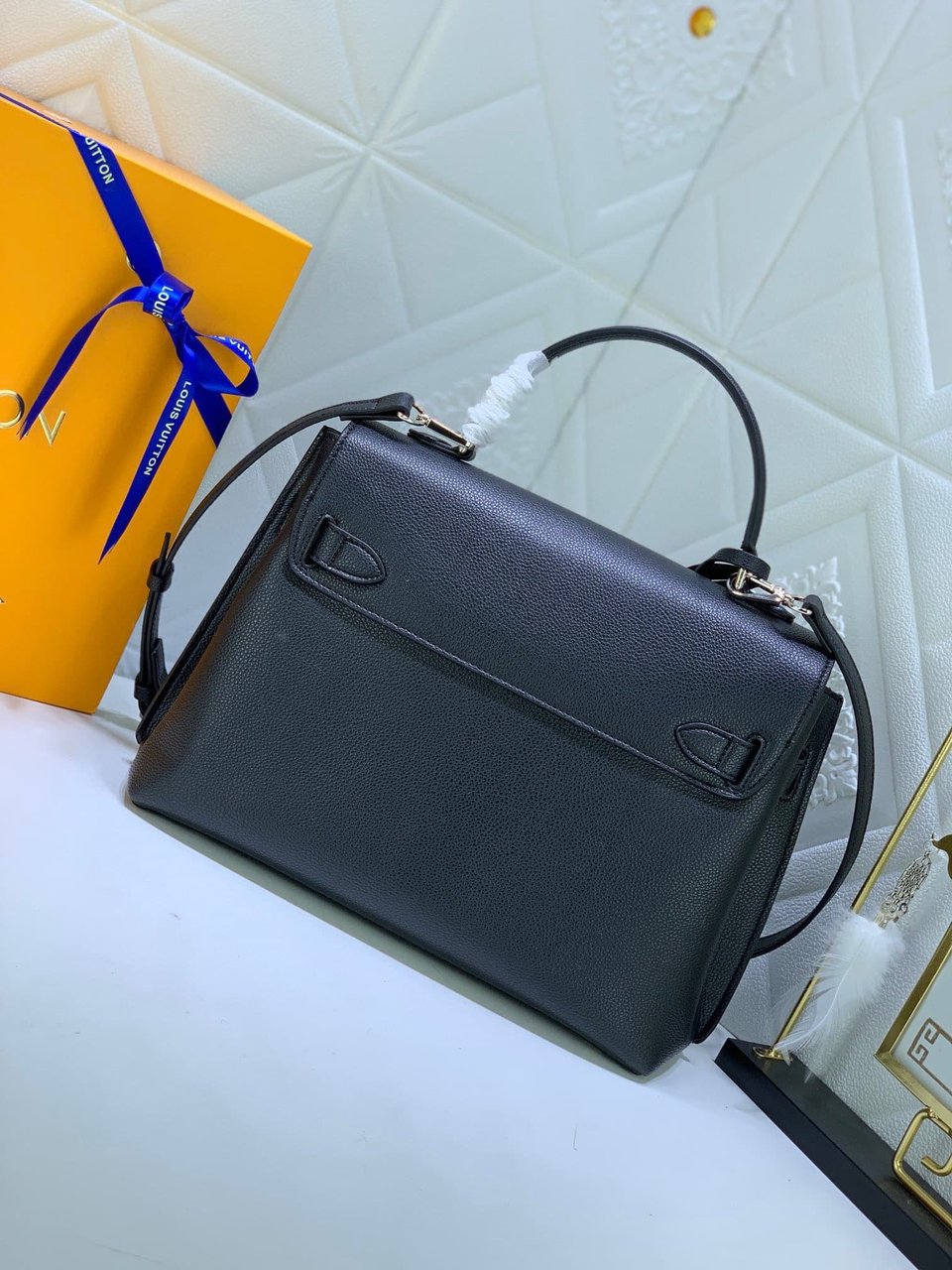 Louis Vuitton Lockme Ever Black 46Cm M51395 view 9