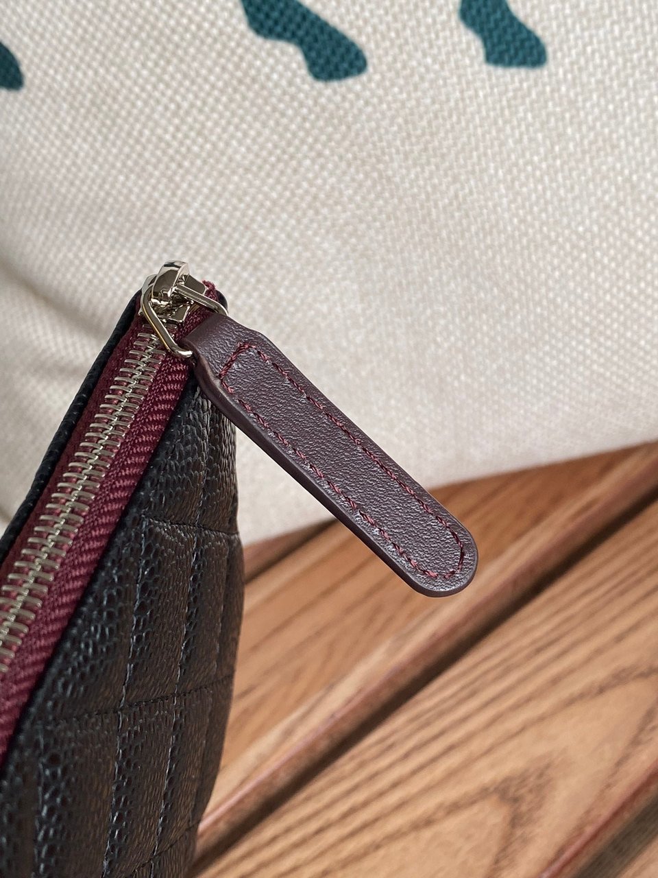 Chanel Zipped Wallet 15 Black Caviar Silver Hardware view 4