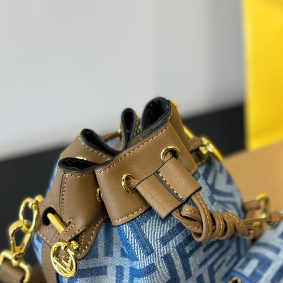 Fendi Mon Tresor Light Blue Ff Denim 12Cm view 5