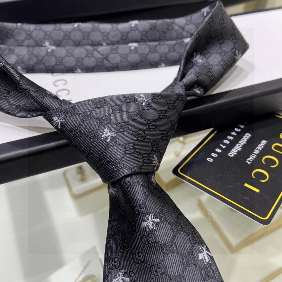 Gucci Black Necktie Versatile Silk Tie For Men view 4