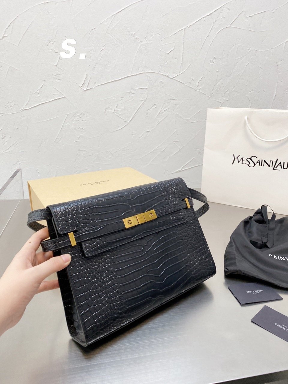 Saint Laurent Manhattan Shoulder Bag In Crocodile Embossed Shiny Black Gold 24Cm view 3