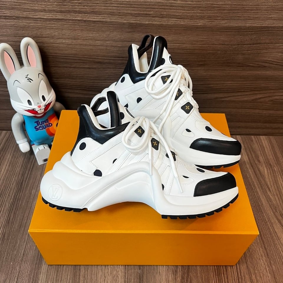 Louis Vuitton Tenis Lv Archlight Sneaker White 1Aa0Ok view 3