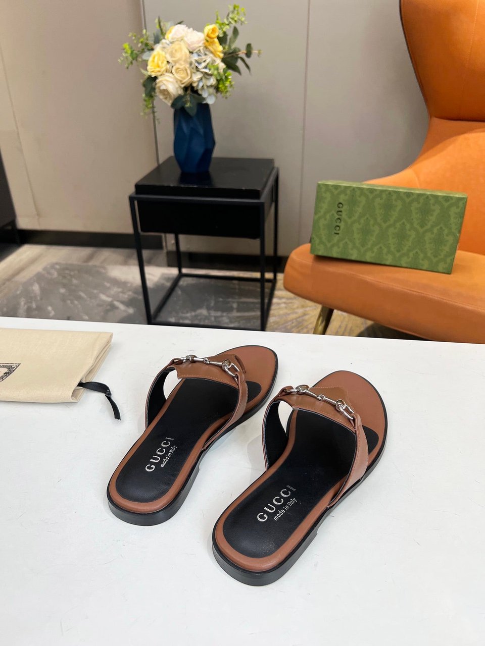 Gucci Women’S Thong Sandal With Horsebit Brown view 3