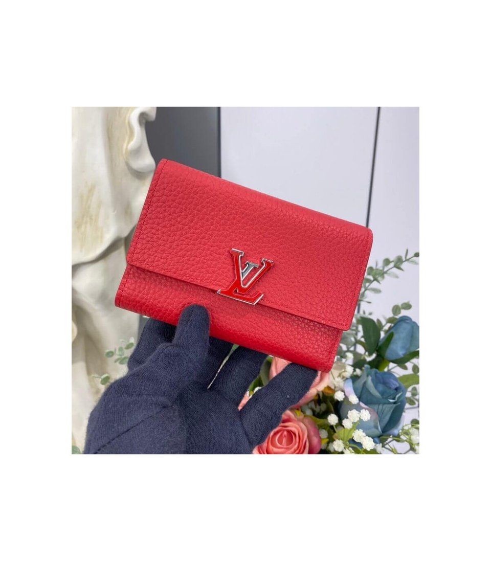 Louis Vuitton Capucines Compact Wallet view 3