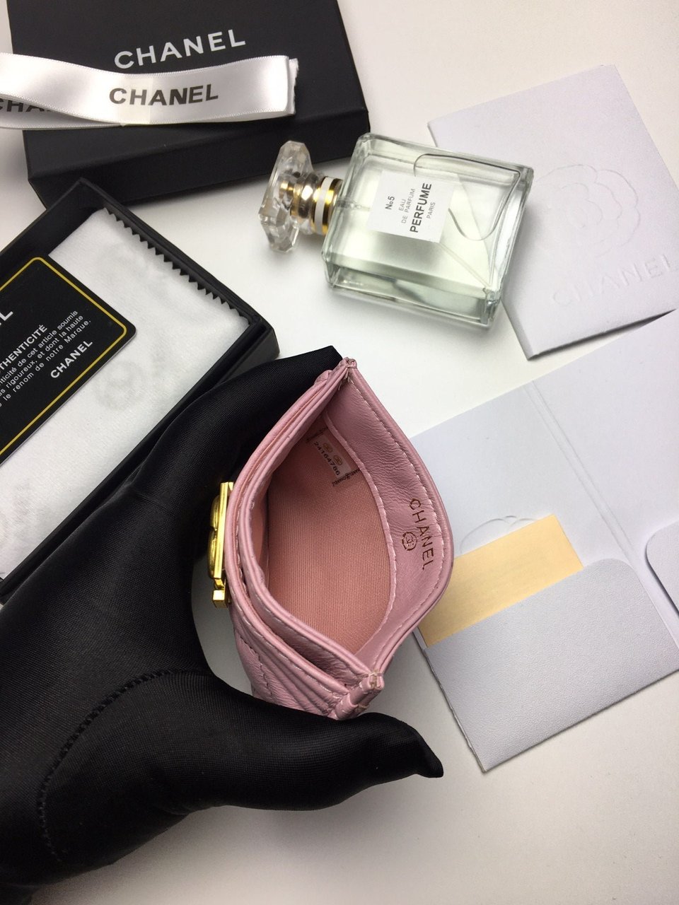 Chanel Boy Card Holder 11.2 Baby Pink Calfskin Gold Icon view 6