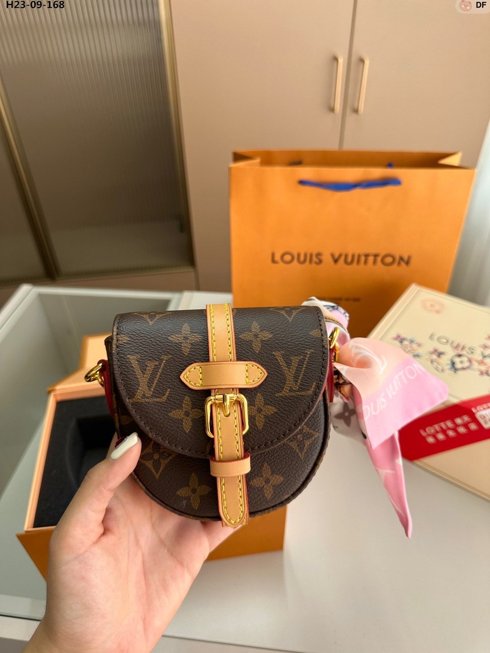 Louis Vuitton Chantilly Micro Bag Brown 12Cm M46643 view 3