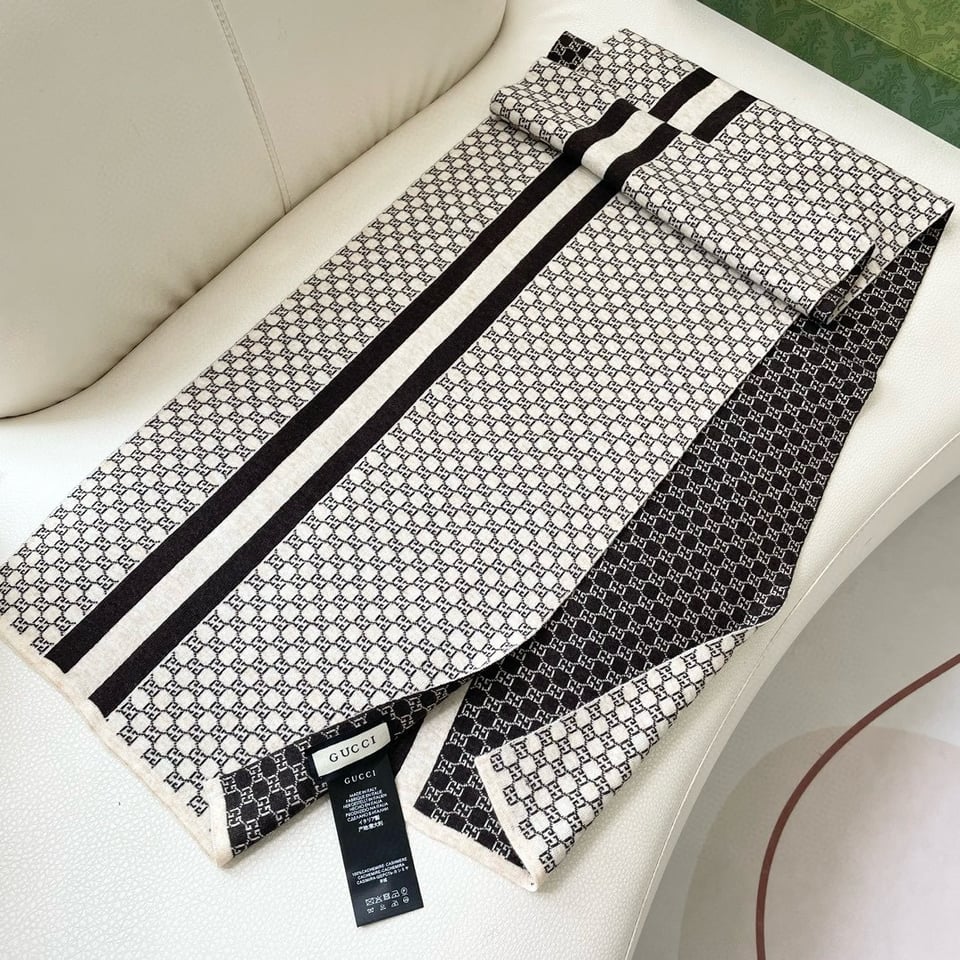 Gucci Cashmere Scarf Pattern Black White For Women 180cm view 7