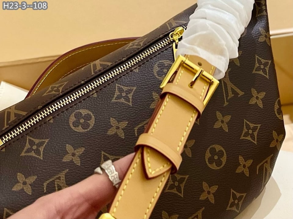 Louis Vuitton Bumbag Monogram 26Cm M43644 view 6
