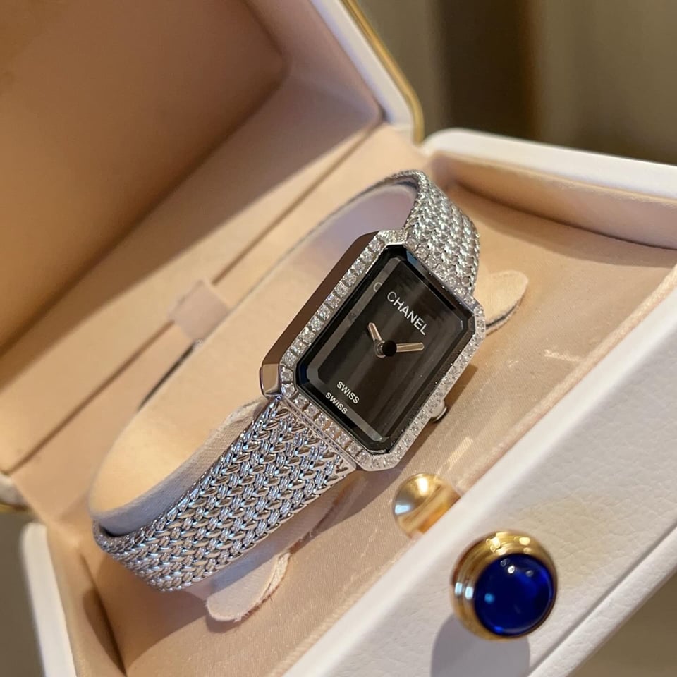 Chanel Première Silver Diamond Watch Black Dial view 3