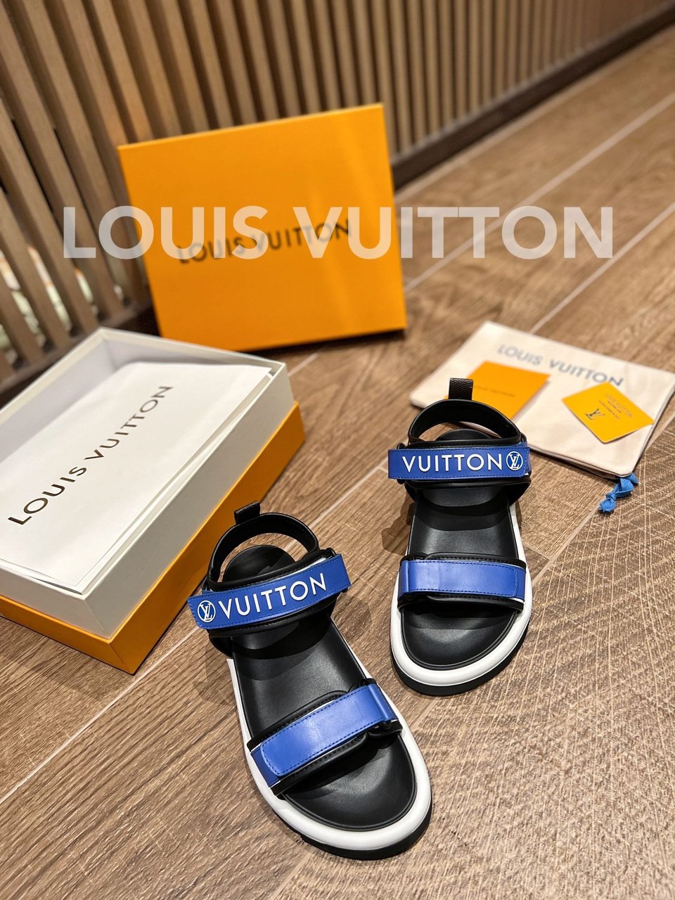 Louis Vuitton Pool Pillow Comfort Sandals Blue 1A9Ocu view 4