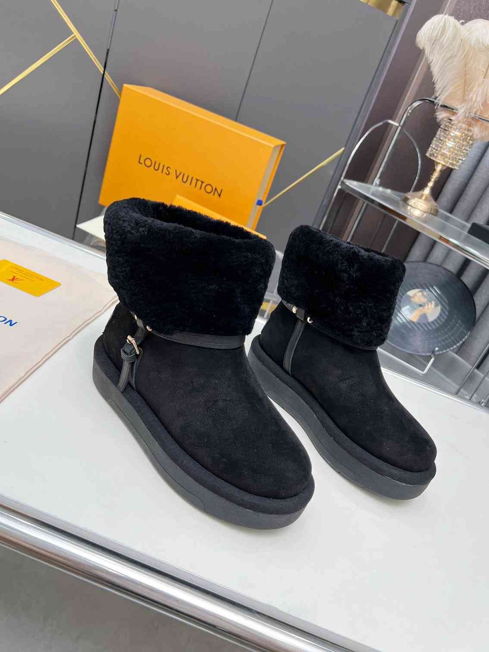 Louis Vuitton Aspen Platform Ankle Boot Black 1Ac78O view 4