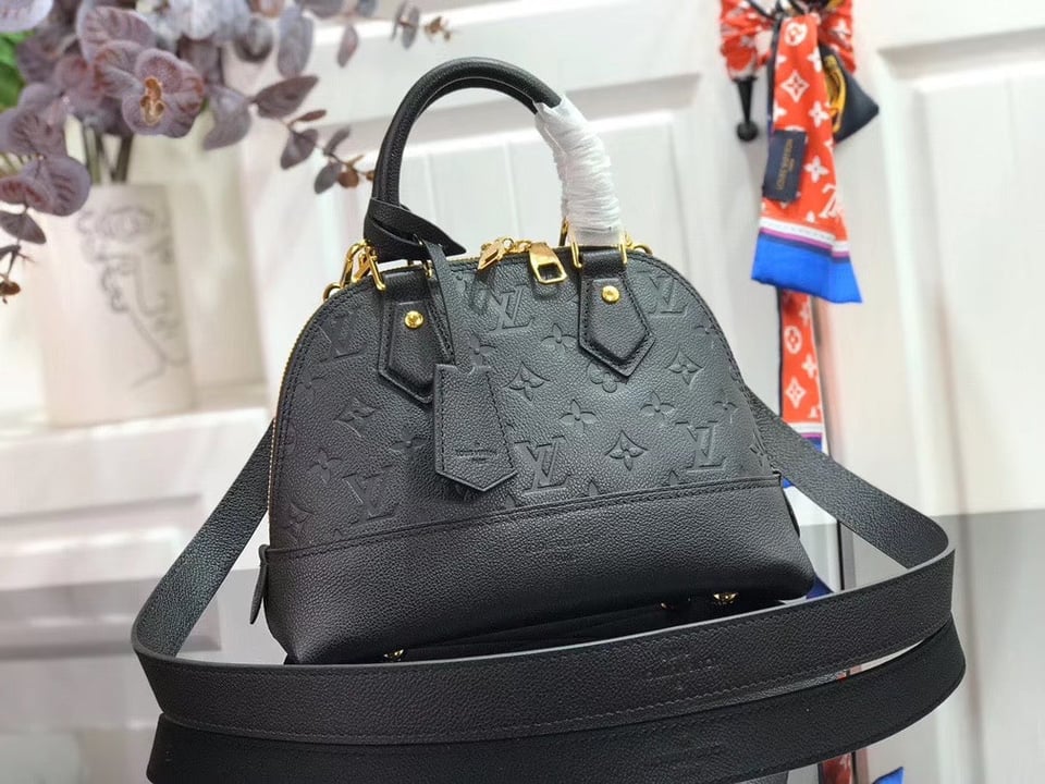 Louis Vuitton Neo Alma Bb 25Cm Black view 8