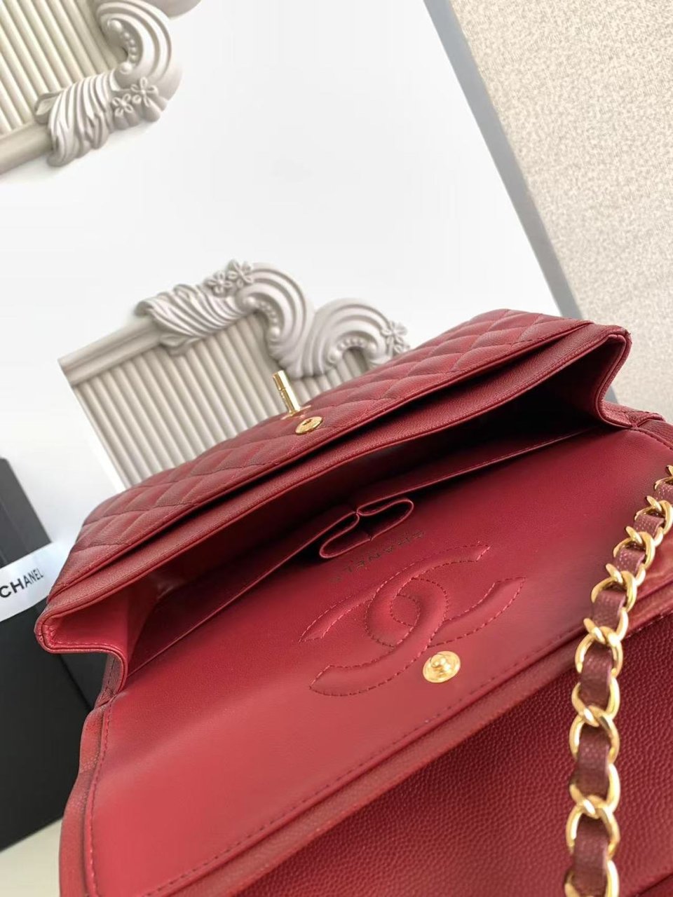 Chanel Classic Flap Bag 25 cm Red Gold-Tone Hardware A01112 view 9