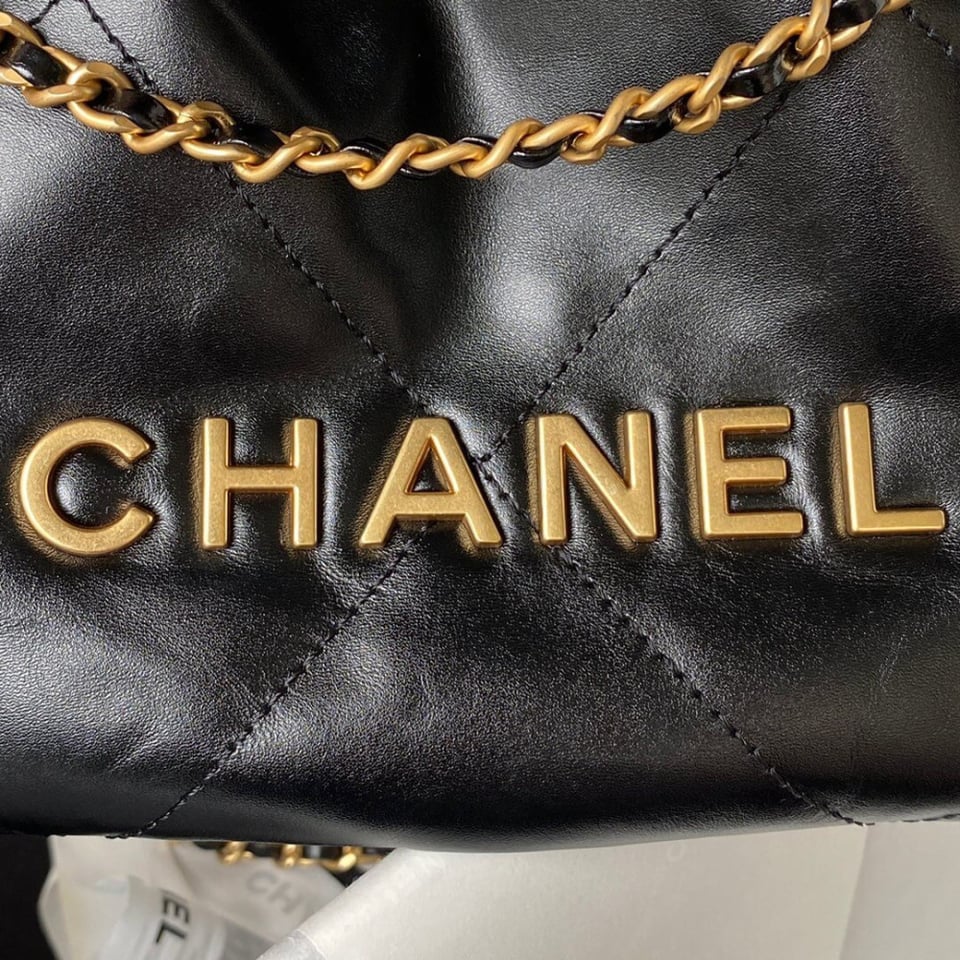 Chanel Mini 22 Handbag Shiny Calfskin &amp; Gold Metal Black 20cm view 6