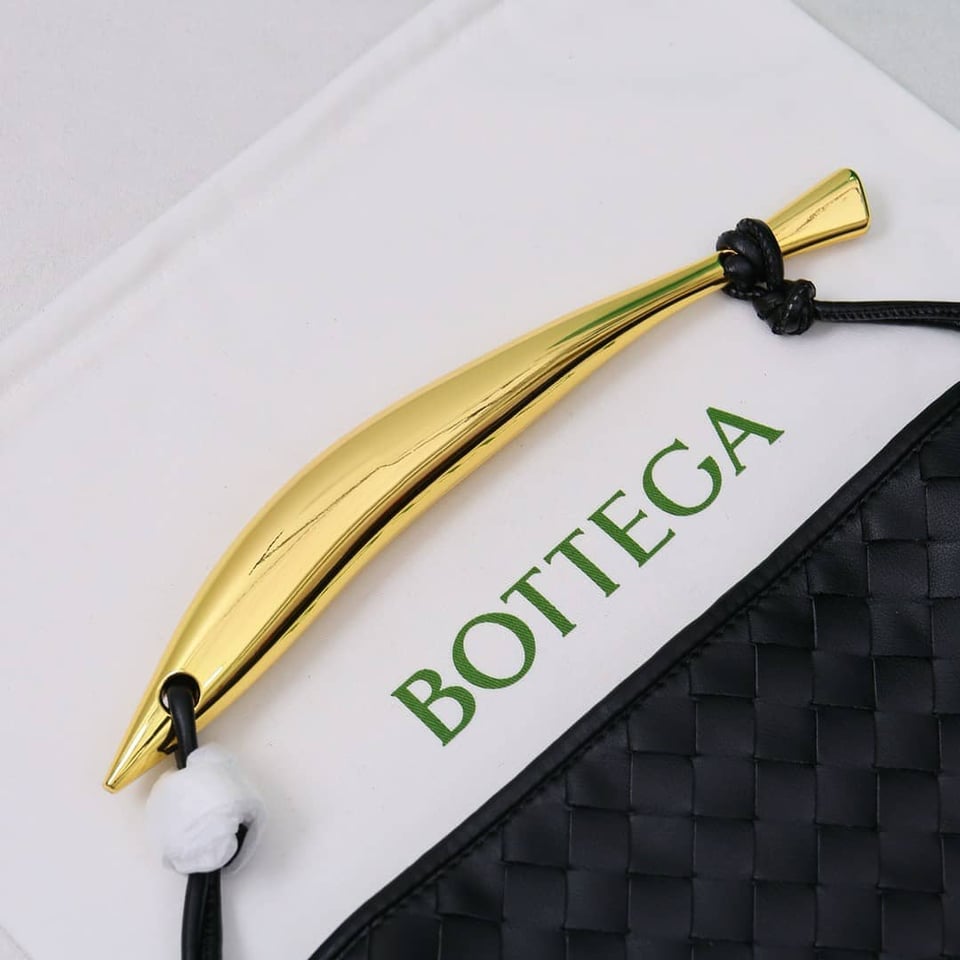 Bottega Veneta Sardine Handle Bag Black 33Cm view 9