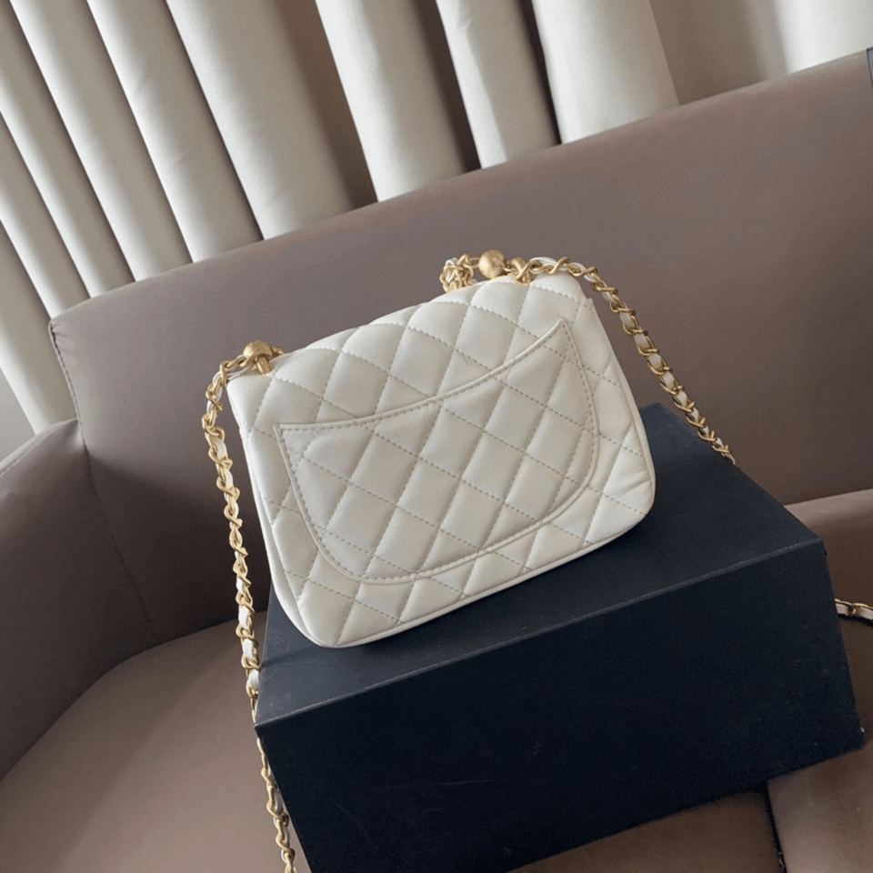 Chanel Mini Flap White Bag 22cm/8.9in view 5