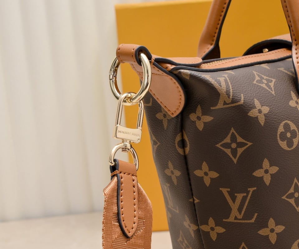 Louis Vuitton Tote Bag Monogram Canvas Brown 26Cm view 8