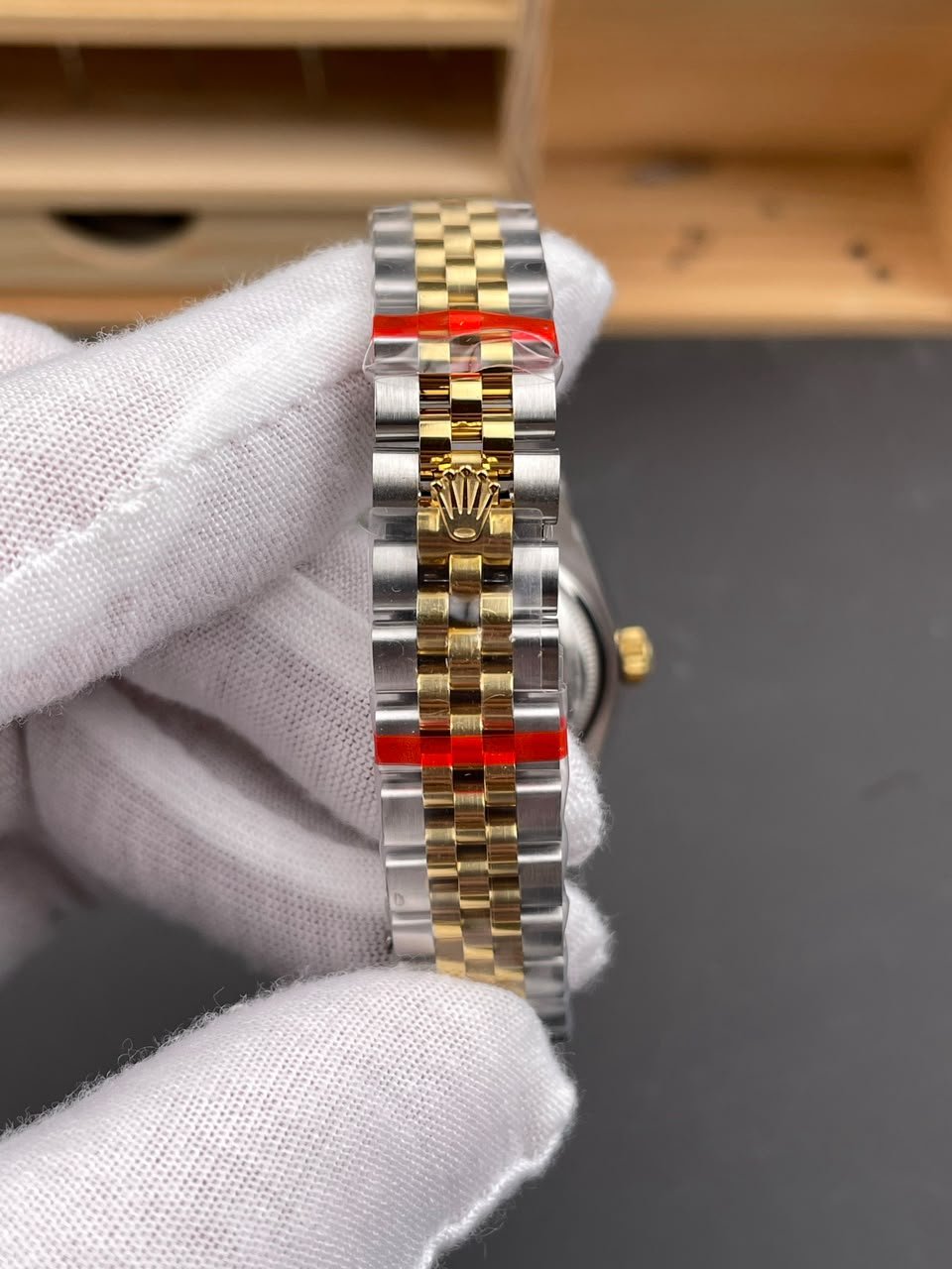 [SUPER CLONE] Rolex Datejust 28mm Champagne Dial Jubilee 279173 view 3