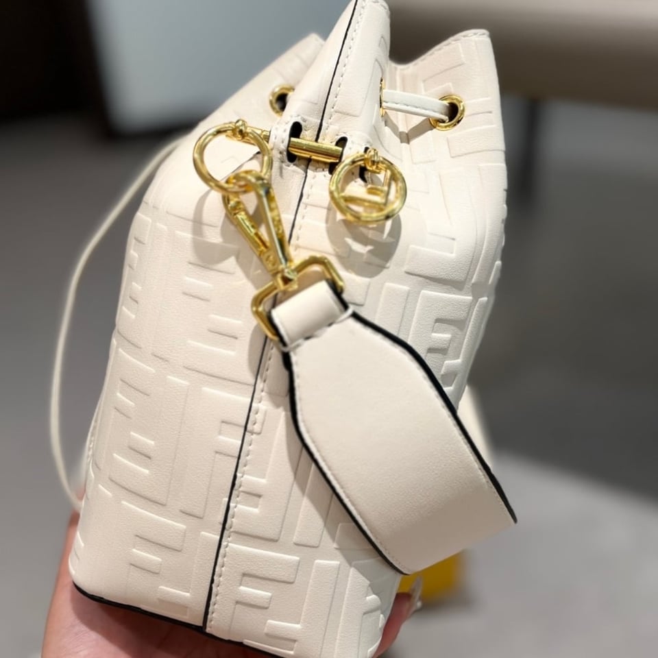 Fendi Mon Tresor Mini Bucket Bag White 16Cm view 5
