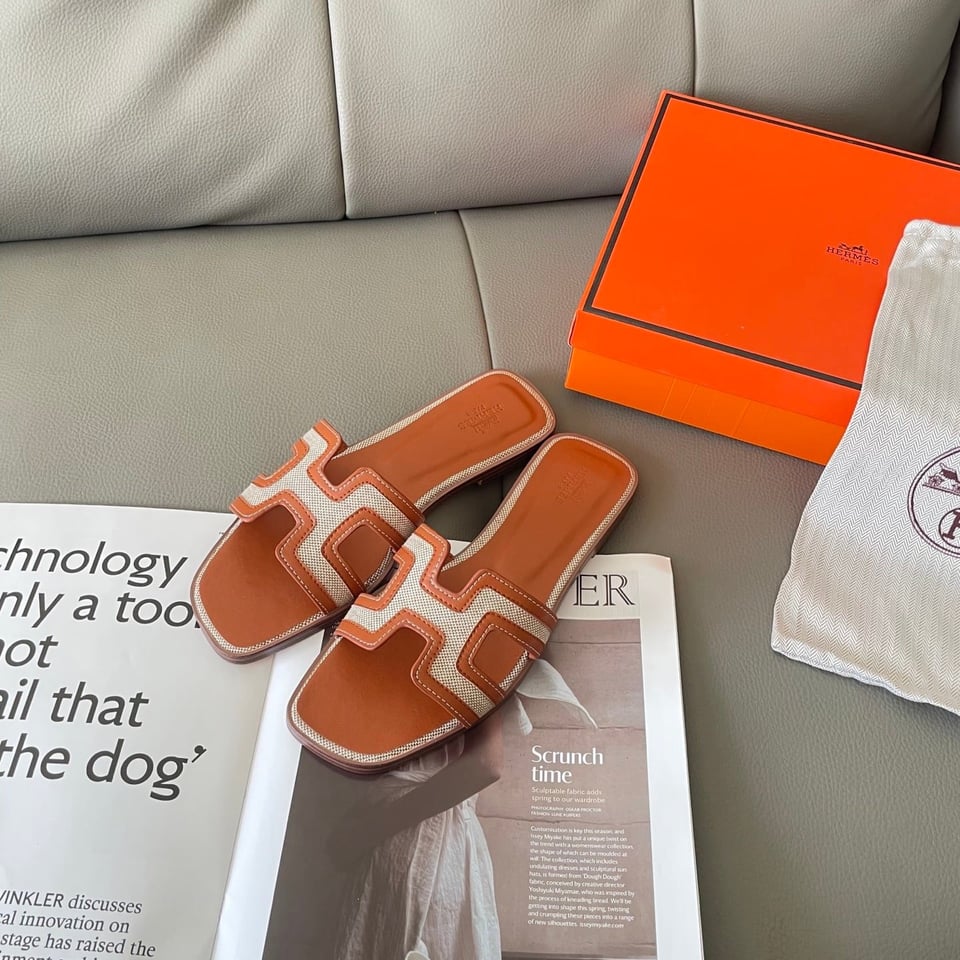 Hermes Oran Sandal Golden Beige H221106Z 79360 view 3